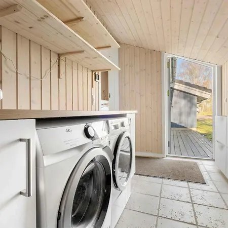 Modern In Scenic Natural Setting * Grevinge