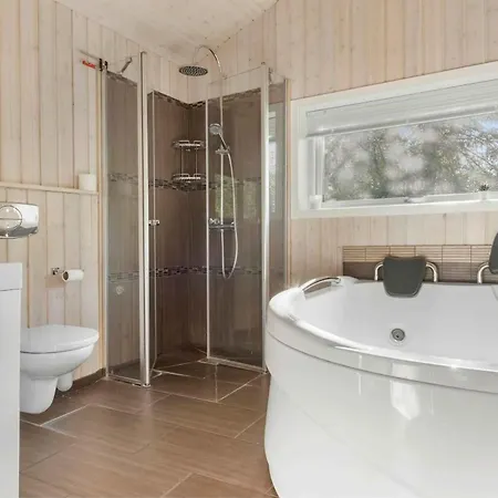 Holiday home Modern In Scenic Natural Setting *
