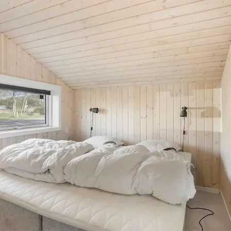 Modern In Scenic Natural Setting Semesterbostad *